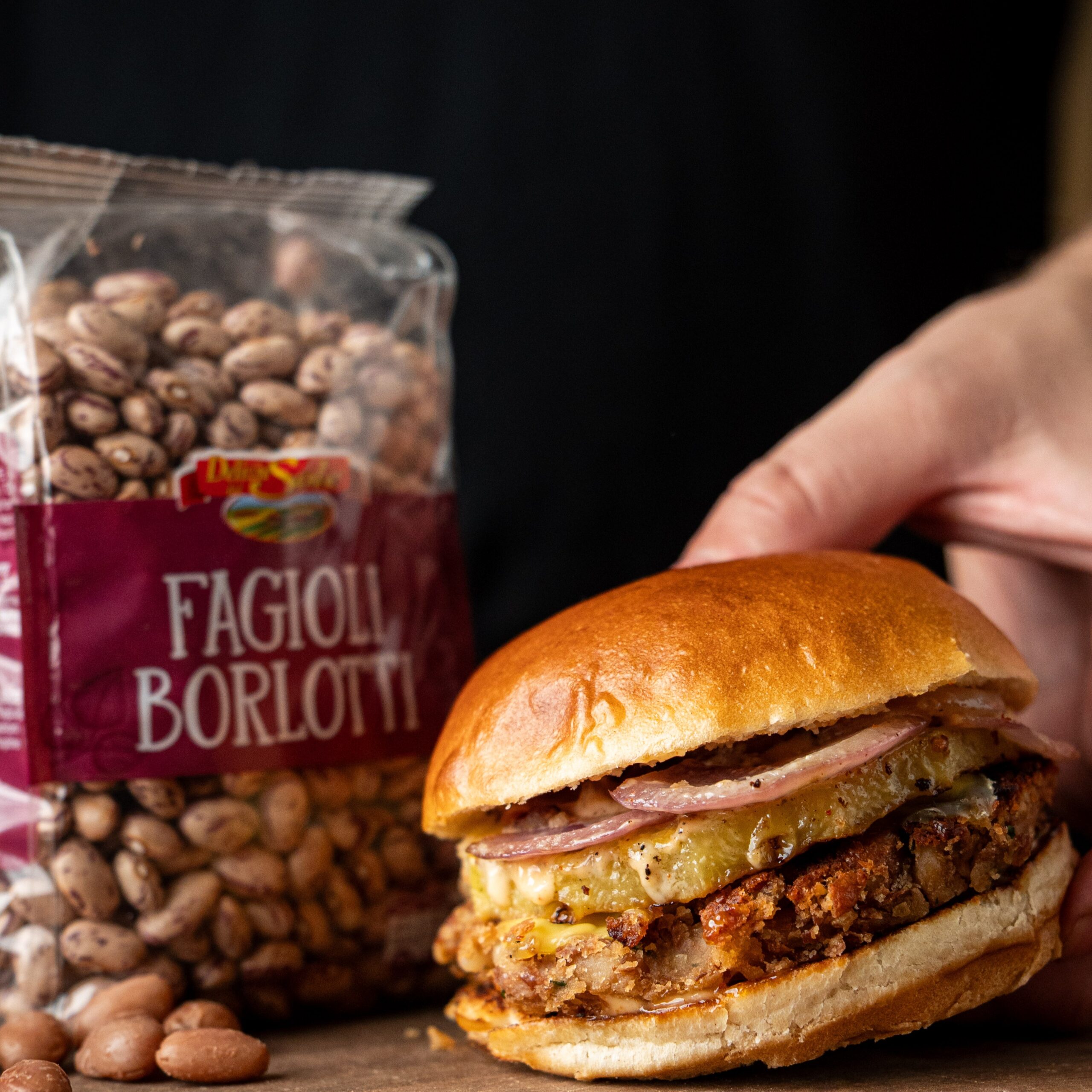 Burger s polpetom iz fižola Borlotti